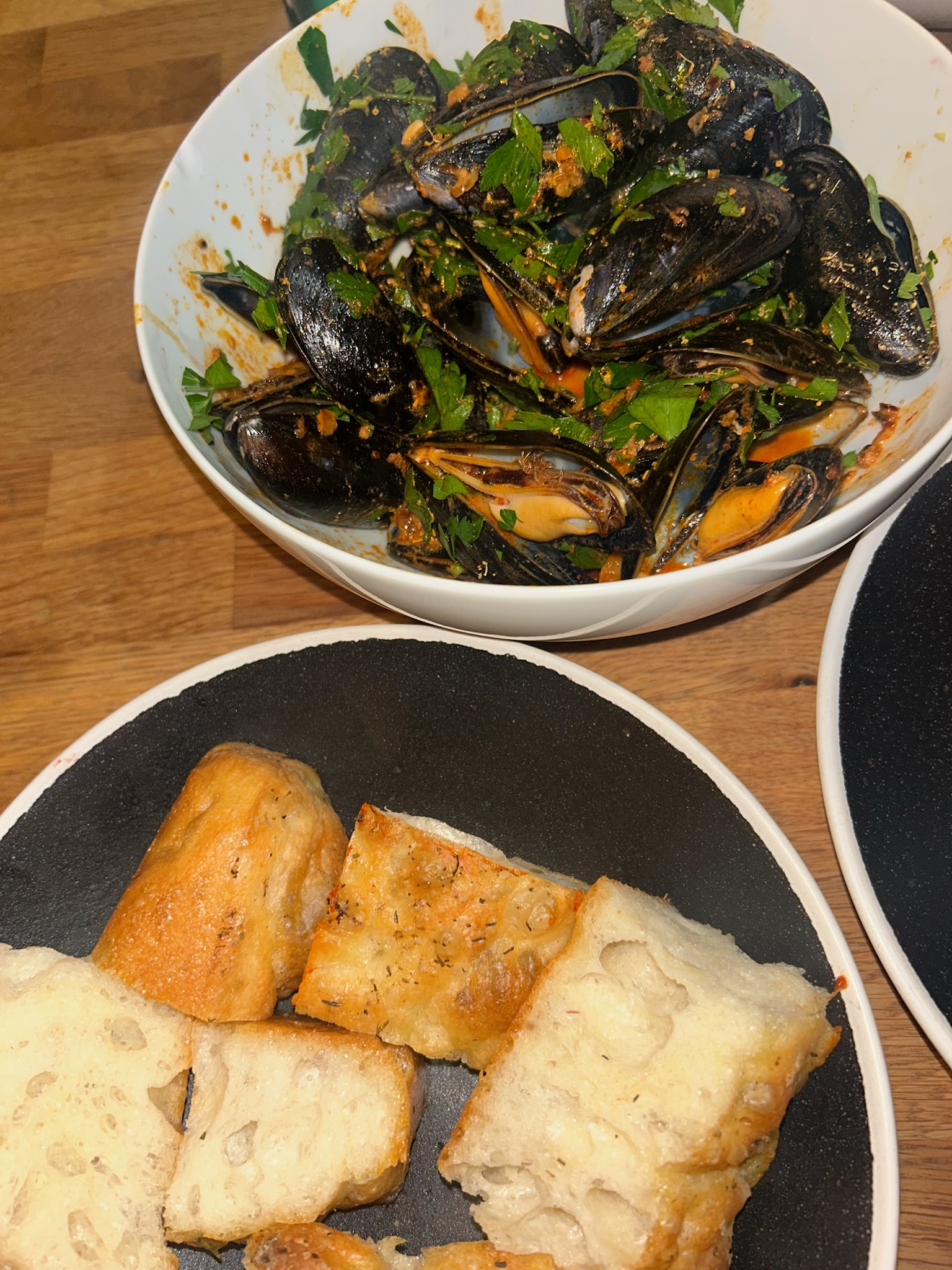 Nduja & White wine mussels